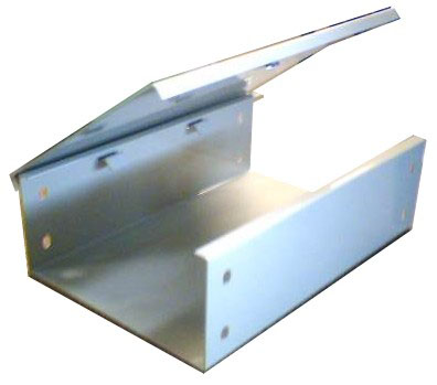 Kabelkanal mit Steckscharnier und Kniehebel S-K-CL 200x100x450