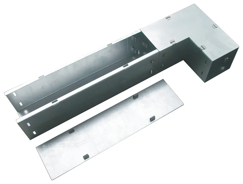 Industriekabelkanal Montagebeispiel Kanal und Eckteil mit Clipverschluss